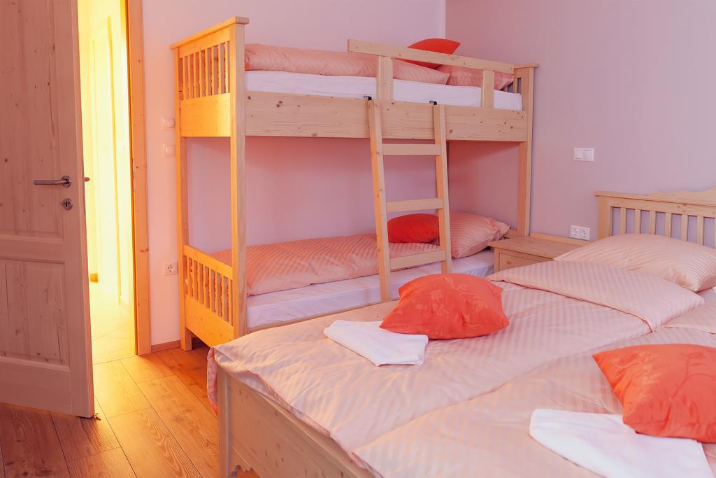 Guesthouse Macesen Spodnja Sorica Quarto foto