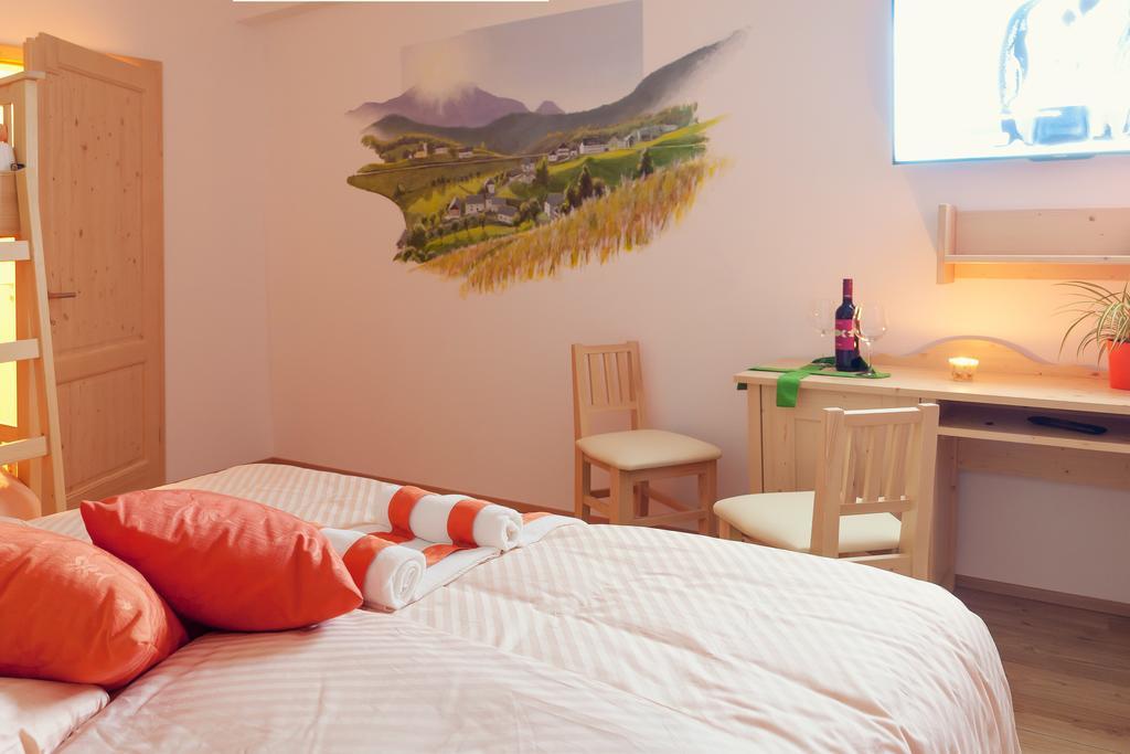 Guesthouse Macesen Spodnja Sorica Quarto foto